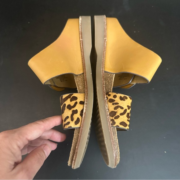 Sofft Braye Leopard Padded Footbed Tan Leather Cow Hair Slip On Sandals 8.5 - Picture 8 of 12